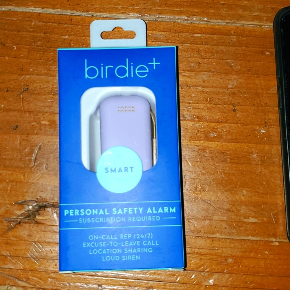 BIRDIE PLUS SMART personal safety alarm